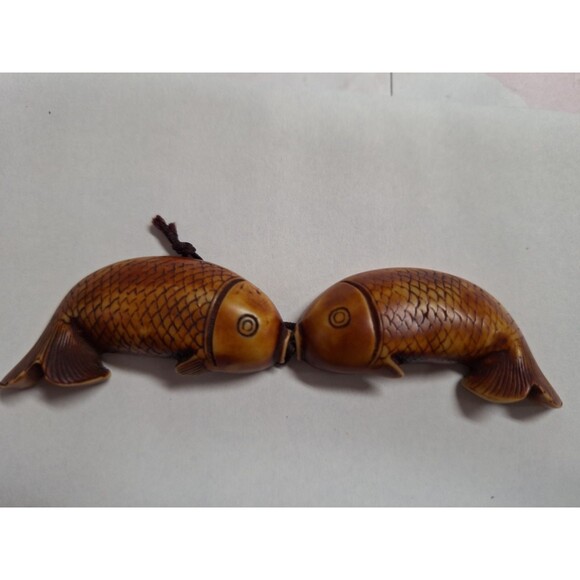 ANTIQUE CARVED BONE EROTICA FISH PENDANT‎ - Picture 9 of 9